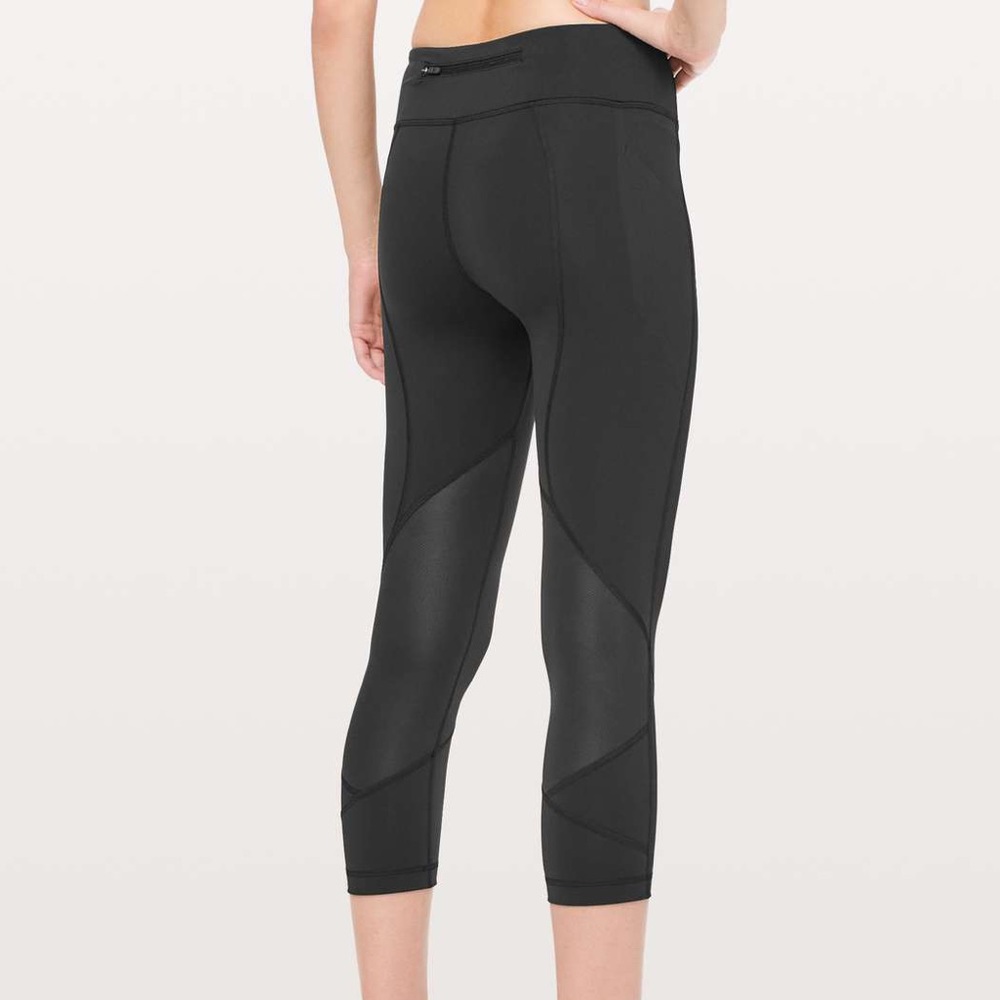Lulu Lemon Crop Leggings with Zip Pockets
